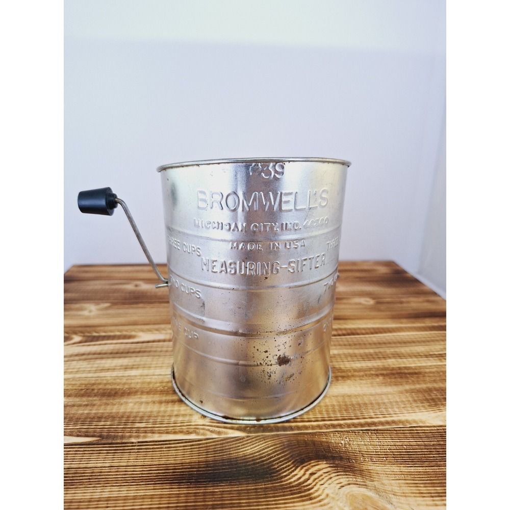 Vintage Bromwell's 3 Cup Measuring‎ Hand Crank Flour Sifter Black Plastic #39